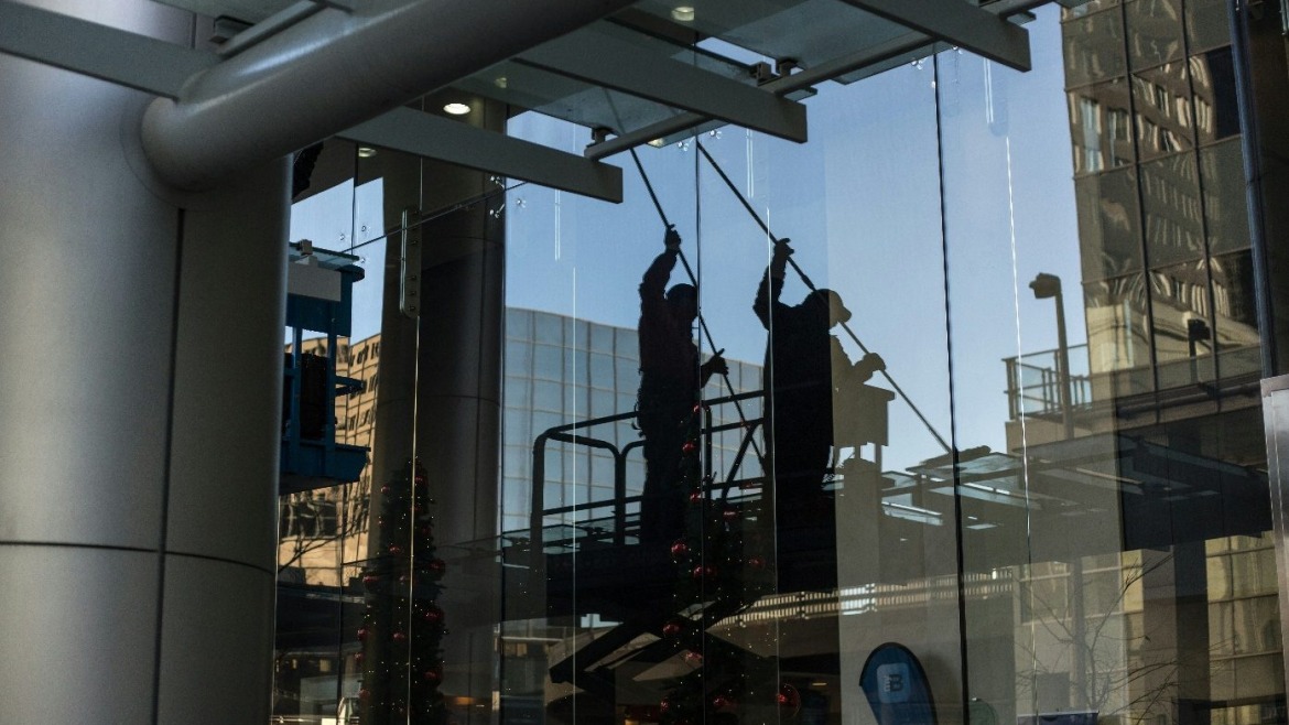 Why Professional Commercial Window Cleaning Services are Worth It